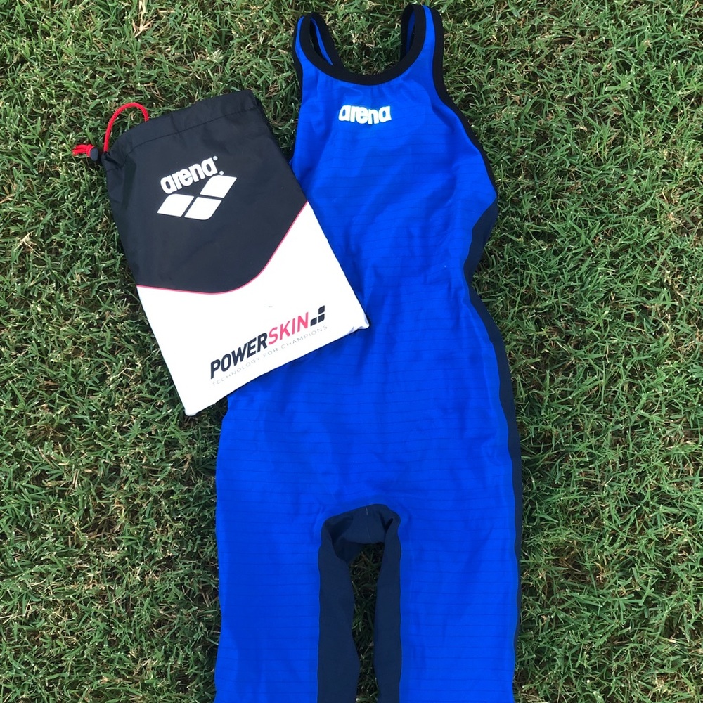 Arena Kneeskin Carbon Air